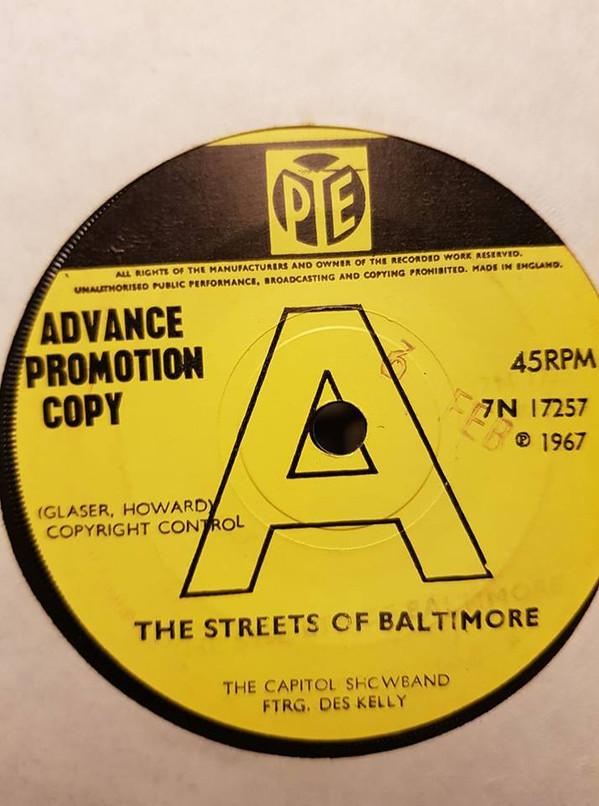 The Capitol Showband, Des Kelly - The Streets Of Baltimore / McAlpine's Fusiliers 